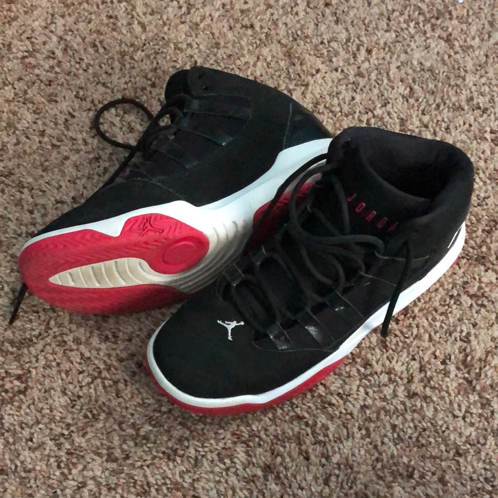 Air Jordan tennis shoes